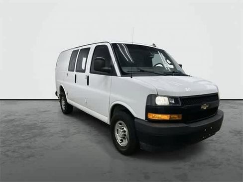 Used 2018 Chevrolet Express 2500 w/ Driver Convenience Package image 6