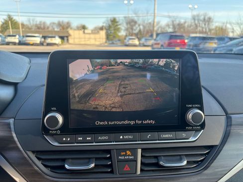 Used 2025 Nissan Altima 2.5 SV FWD image 22