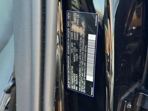 Certified 2025 Volvo XC90 B6 Plus w/ Protection Package Premier AWD/4WD image 19