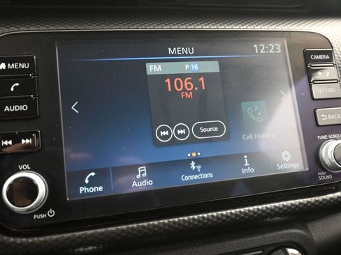 Used 2024 Nissan Kicks SV image 17