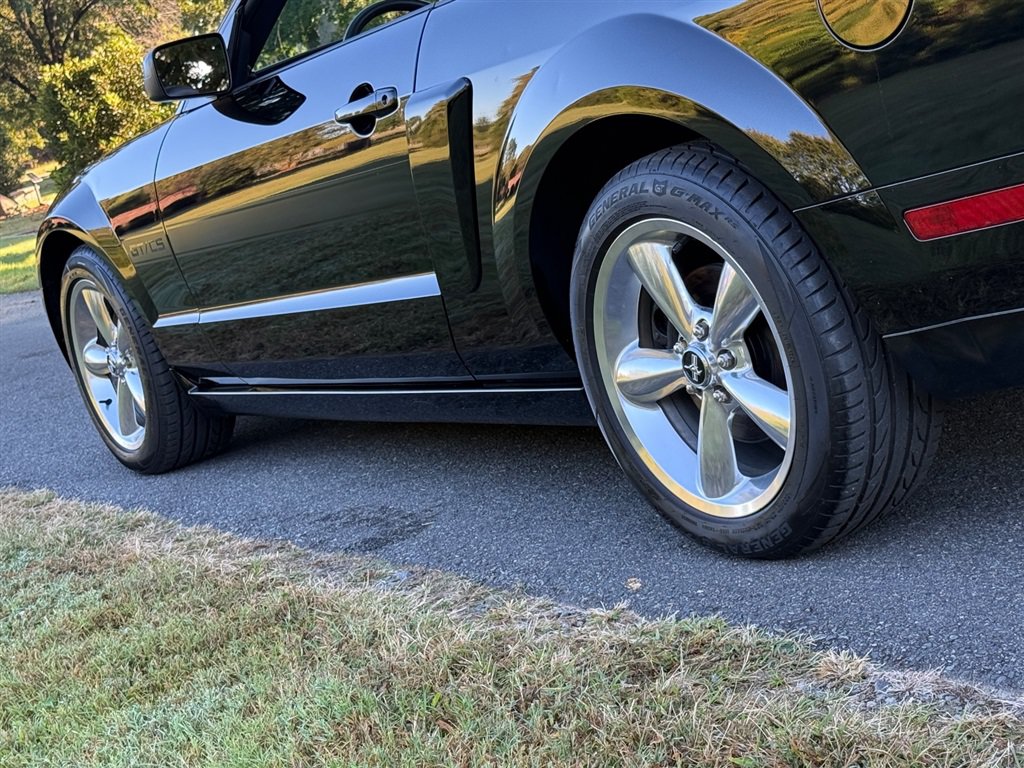 Used 2007 Ford Mustang GT RWD image 26