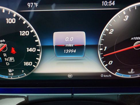 Used 2018 Mercedes-Benz E 400 Coupe image 32
