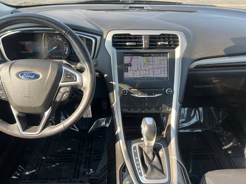 Used 2015 Ford Fusion SE w/ Equipment Group 202A FWD image 32