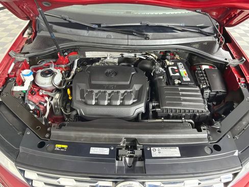 Used 2018 Volkswagen Tiguan SE w/ 18" Alloy Wheels Package image 28