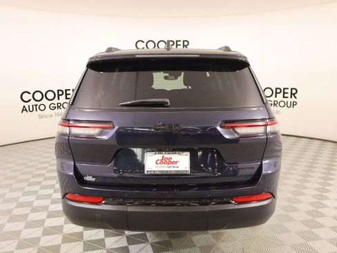 Used 2024 Jeep Grand Cherokee L Limited w/ Black Appearance Package image 24