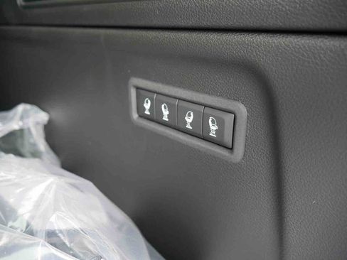 New 2025 Jeep Wagoneer L Series II image 9