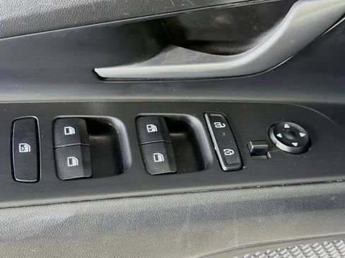 Used 2024 Hyundai Elantra SEL FWD image 19