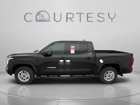 Used 2025 Toyota Tundra SR5 w/ SR5 Convenience Package RWD image 4