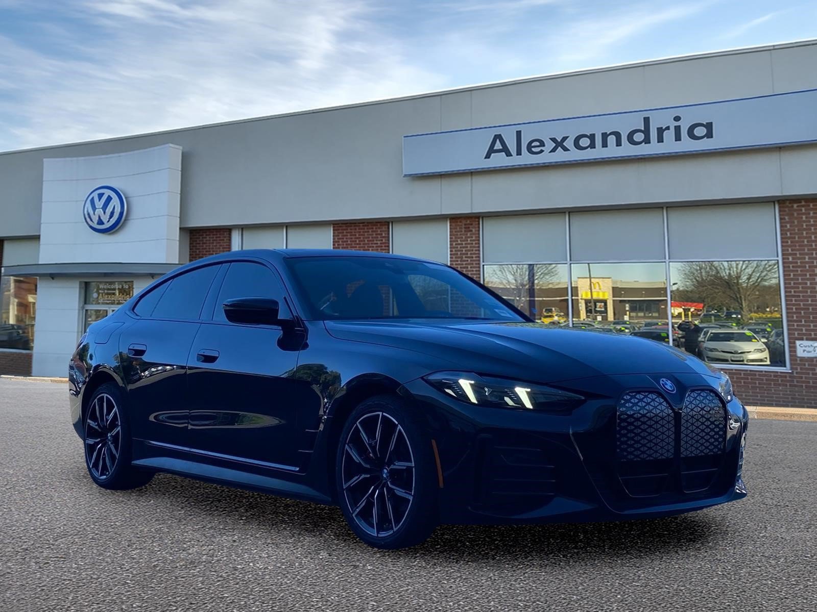 Used 2025 BMW i4 xDrive40i w/ M Sport Package AWD/4WD image 1