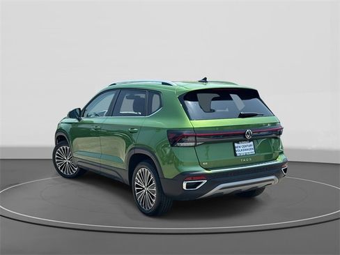 New 2025 Volkswagen Taos SE image 5