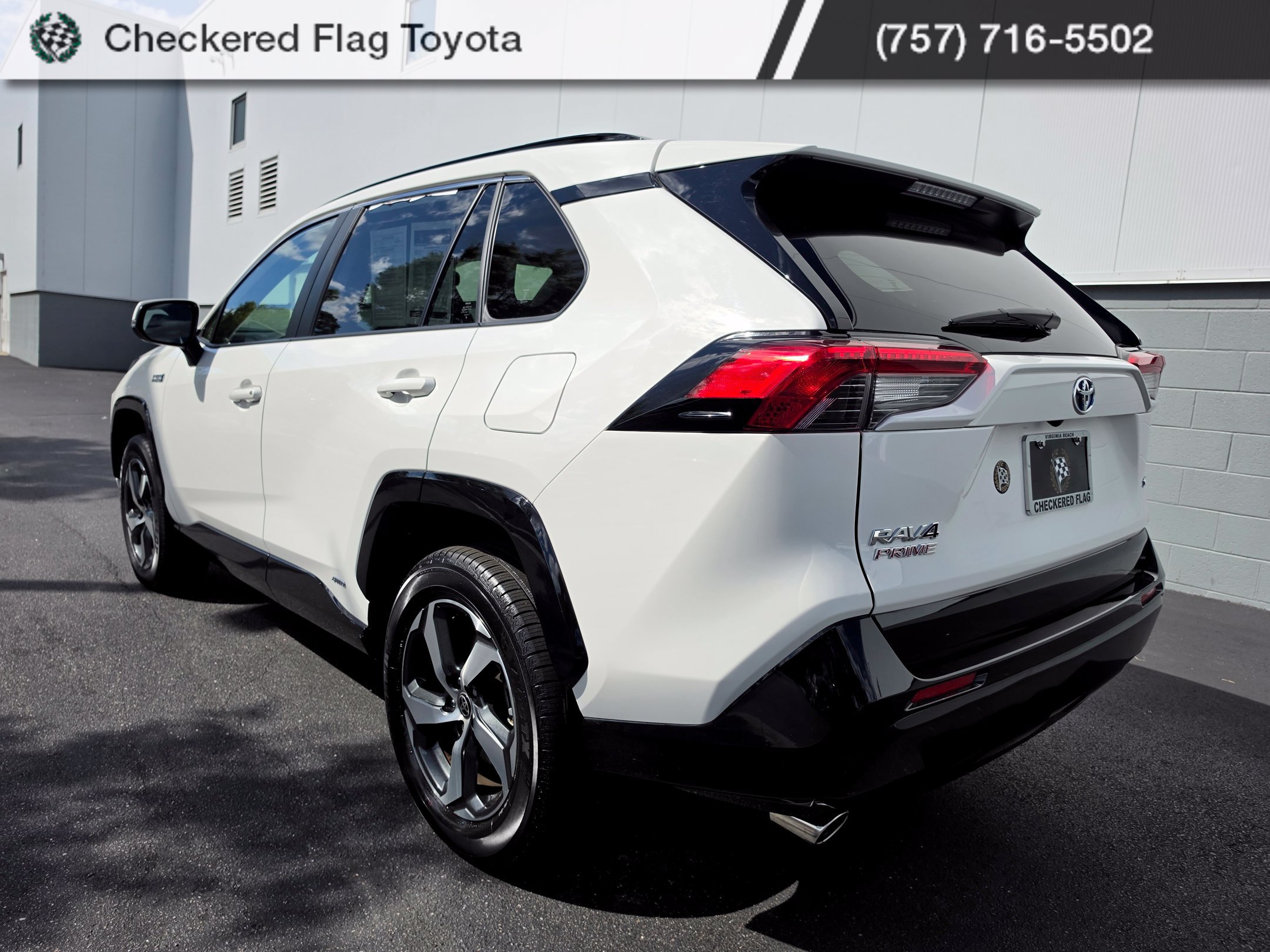 Used 2024 Toyota RAV4 SE w/ Weather & Moonroof Package AWD/4WD image 3