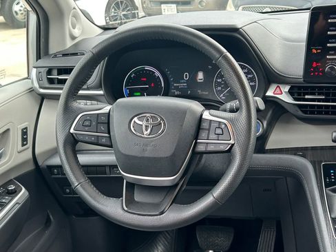 Used 2024 Toyota Sienna Limited AWD/4WD image 47