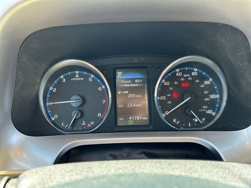 Used 2016 Toyota RAV4 XLE AWD/4WD image 18