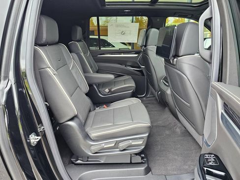 New 2026 Cadillac Escalade ESV Sport w/ Touring Package AWD/4WD image 12