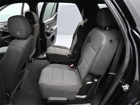 Used 2023 Chevrolet Traverse LT image 14