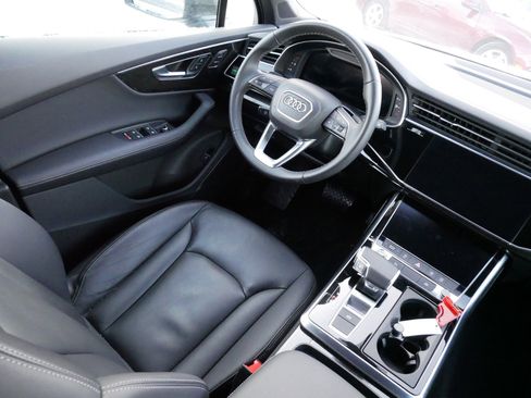 Used 2025 Audi Q7 3.0T Premium Plus image 9