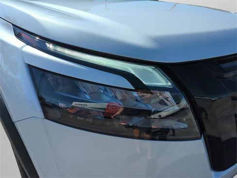 New 2025 Nissan Pathfinder Platinum w/ Lighting Package (N92) image 17