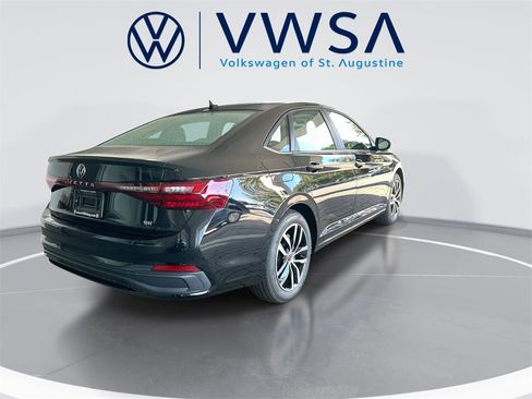 New 2026 Volkswagen Jetta SE image 9