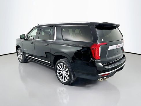 Used 2022 GMC Yukon XL Denali w/ Denali Premium Package AWD/4WD image 5