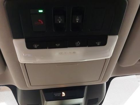 Used 2023 Nissan Rogue SV w/ SV Premium B Package AWD/4WD image 30