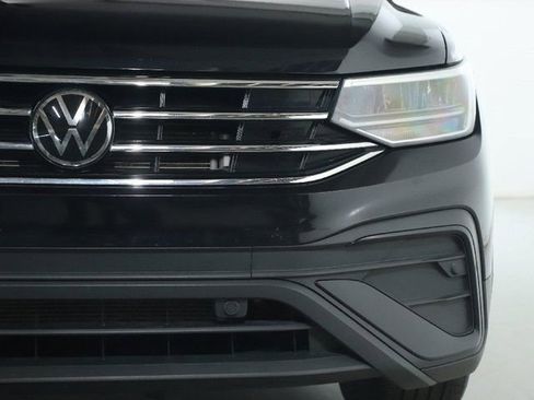 Used 2022 Volkswagen Tiguan SE w/ Panoramic Sunroof Package AWD/4WD image 7