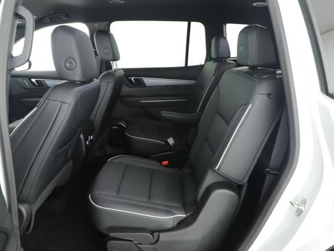 Used 2025 Buick Enclave Sport Touring w/ Super Cruise Package image 10