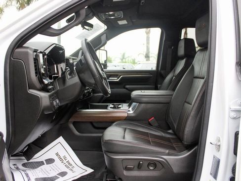 Used 2024 Chevrolet Silverado 3500 High Country w/ High Country Premium Package image 21