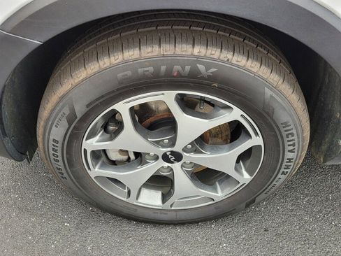 Used 2022 Kia Telluride EX image 16