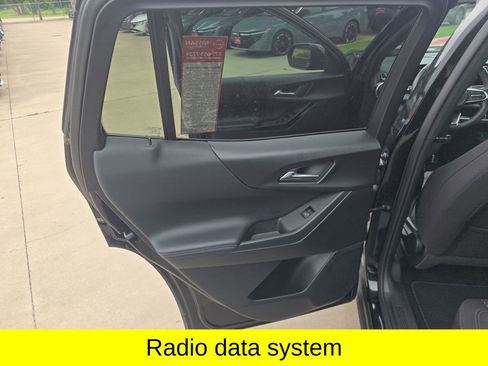 Used 2025 Chevrolet Equinox LT FWD image 18
