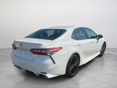 Used 2018 Toyota Camry SE w/ Moonroof Package FWD image 13
