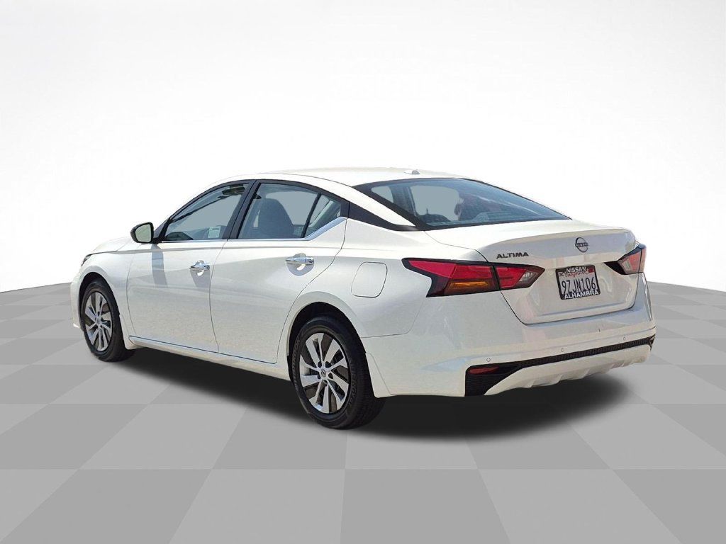 Certified 2025 Nissan Altima 2.5 S FWD image 7