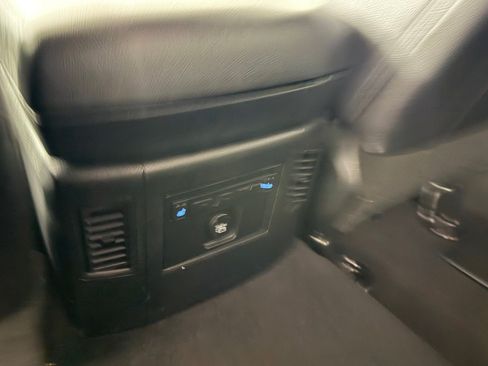 Used 2018 RAM 1500 Laramie AWD/4WD image 23