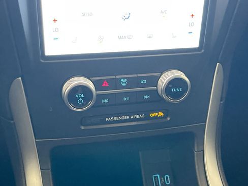 Used 2022 Ford Edge SEL AWD/4WD image 18