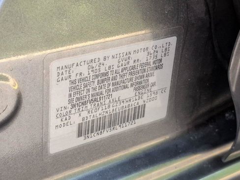 Used 2024 Nissan Versa SR FWD image 15