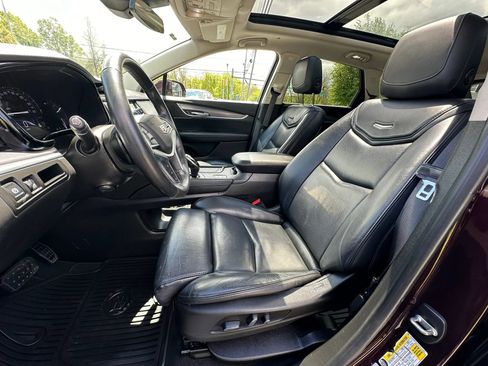 Used 2017 Cadillac XT5 Luxury w/ Driver Awareness Package AWD/4WD image 13