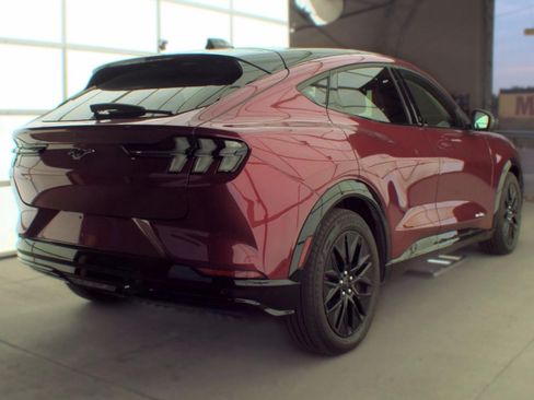 Used 2025 Ford Mustang Mach-E Premium w/ Sport Appearance Package AWD/4WD image 4
