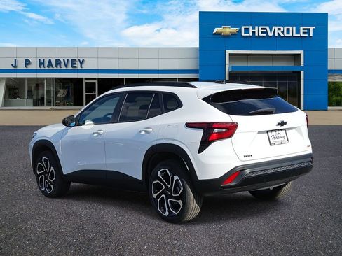 Used 2025 Chevrolet Trax RS w/ Driver Confidence Package image 6