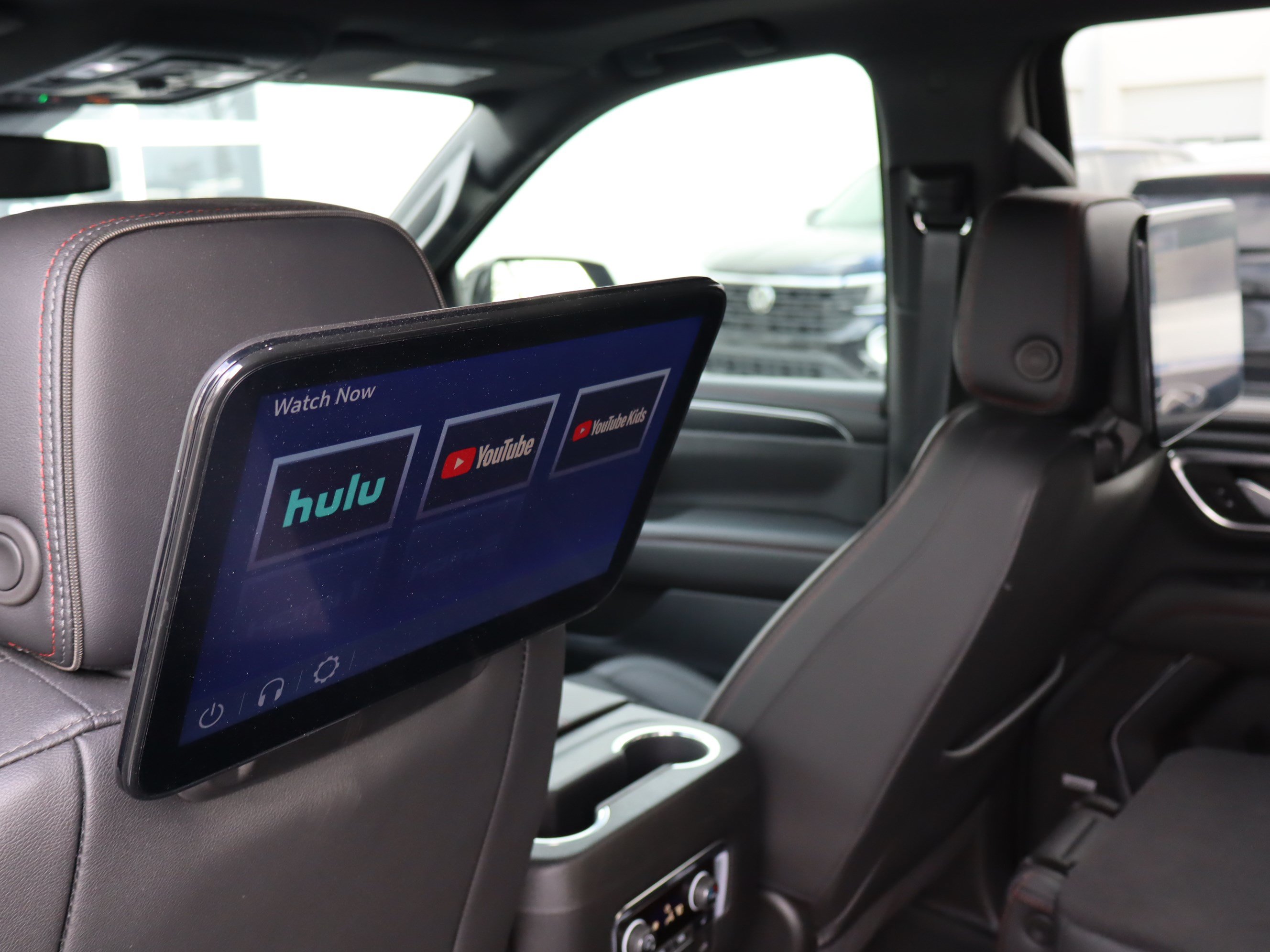 Used 2024 Chevrolet Suburban RST w/ Luxury Package AWD/4WD image 14
