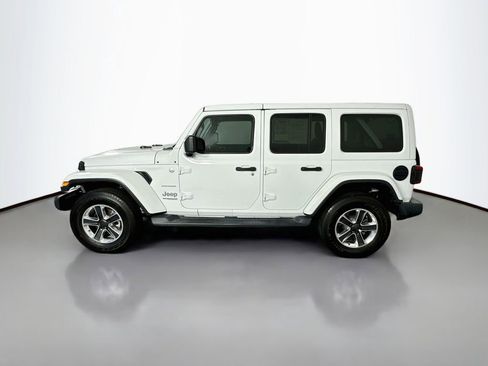Used 2018 Jeep Wrangler Unlimited Sahara AWD/4WD image 4