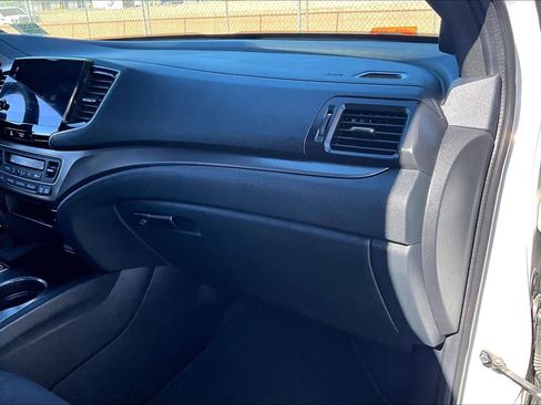 Used 2022 Honda Pilot Sport image 16