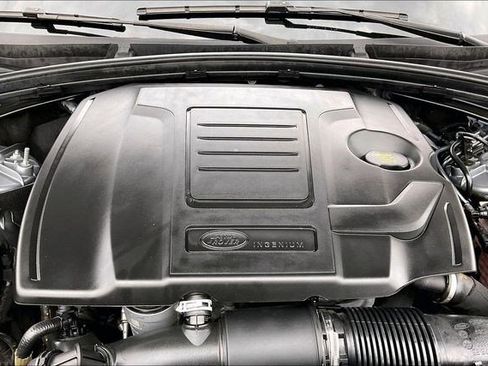 Used 2025 Land Rover Range Rover Velar Dynamic SE image 11