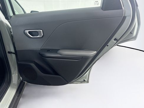 Used 2025 Kia K4 LXS FWD image 31