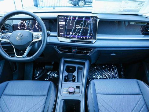 New 2026 Volkswagen Tiguan SE image 21