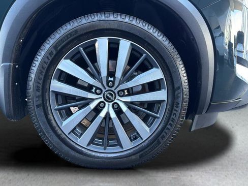 Certified 2022 Nissan Pathfinder Platinum w/ Lighting Package (N93) image 12