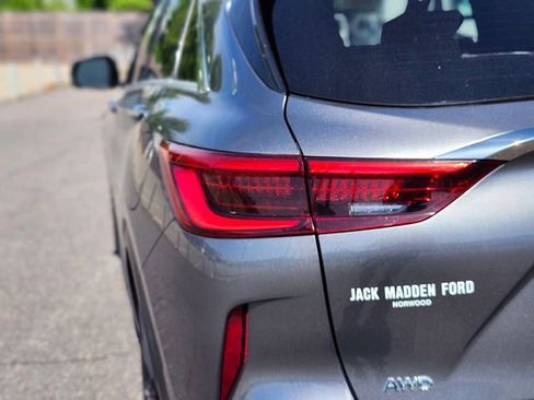 Used 2021 INFINITI QX50 Luxe w/ Appearance Package AWD/4WD image 9