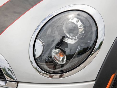 Used 2012 MINI Cooper John Cooper Works w/ Technology Pkg FWD image 18