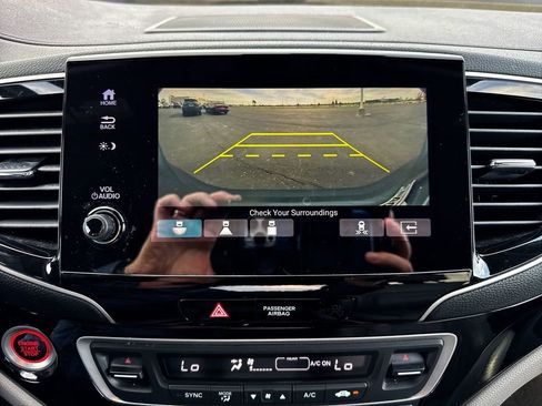 Used 2021 Honda Pilot Touring image 17