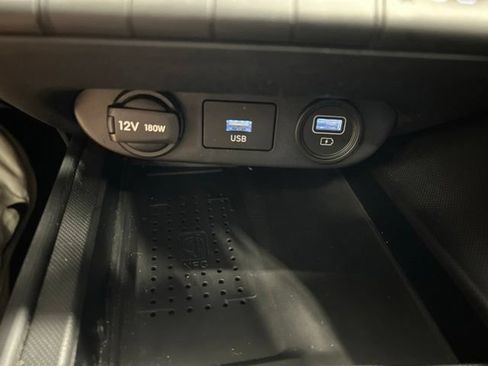 Used 2023 Hyundai Elantra Limited FWD image 30