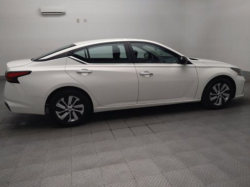 Used 2024 Nissan Altima 2.5 S FWD image 10