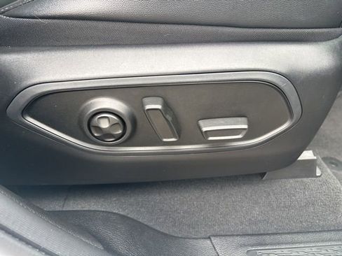 Used 2023 Jeep Grand Cherokee Limited image 13